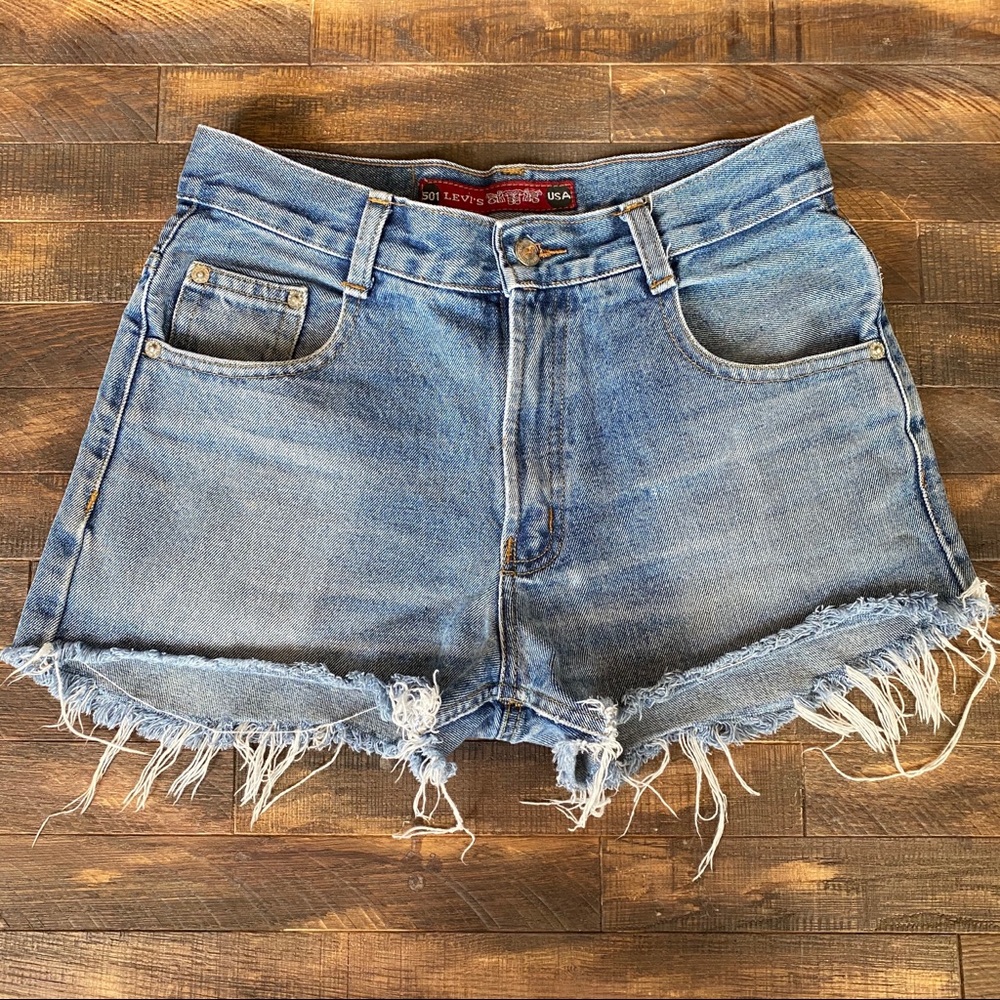 VINTAGE 501 LEVIS High Waisted Cut Offs - Picture 2 of 4